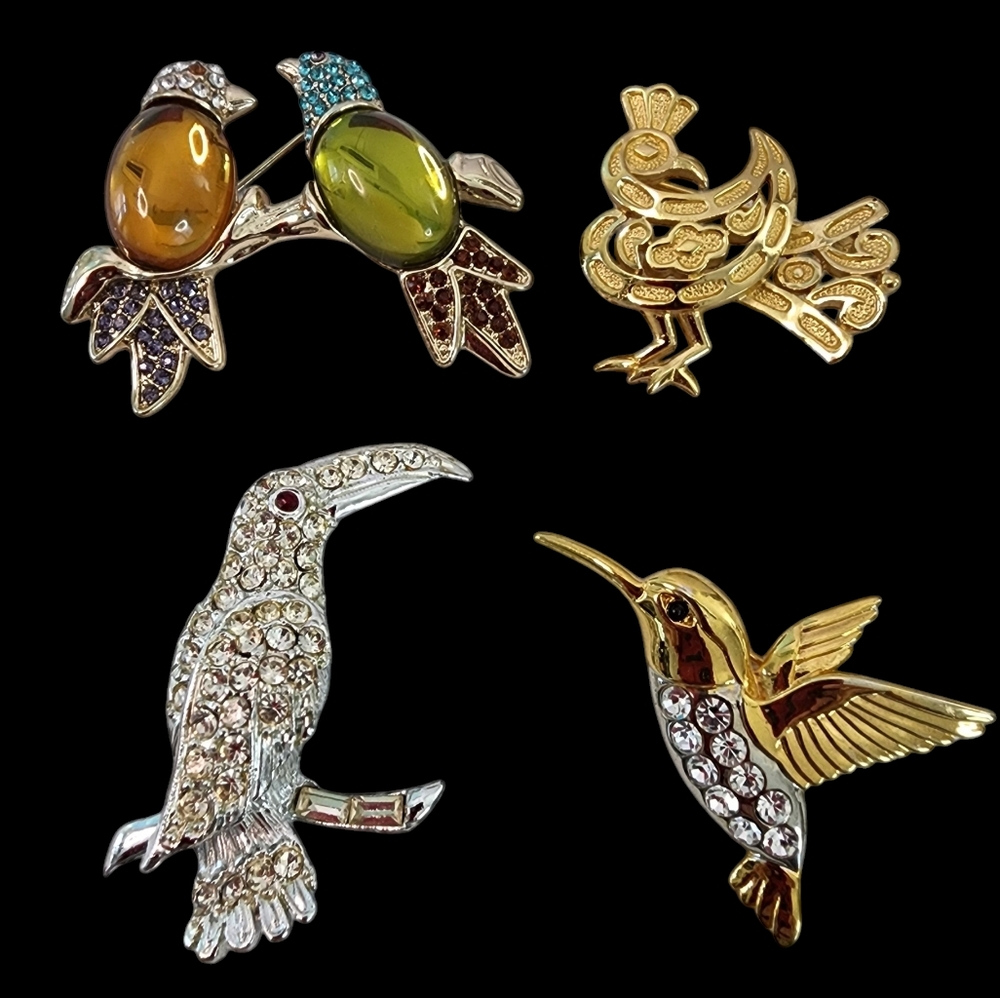 4 bird brooches, including a Trifari - hummingbird peacock toucan finches -B13